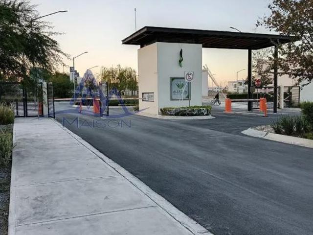 Casa En Venta En Allegra Valle Condesa I, Bosques Del Seminario, Benito Juarez, Nuevo Leon JX71