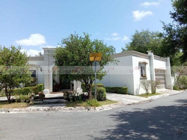 Casa en venta en Allende, Nuevo León