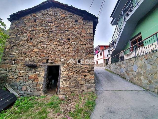 Casa en venta en Aller
