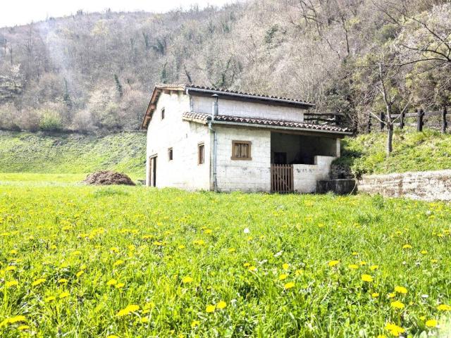 Casa en venta en Aller