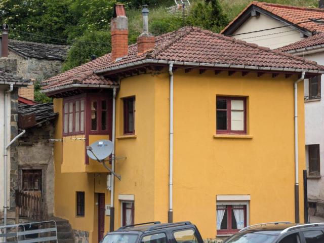 Casa en venta en Aller