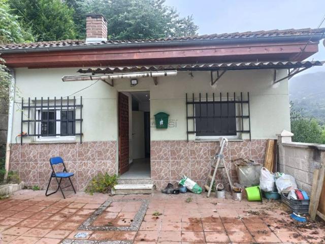 Casa en venta en Aller