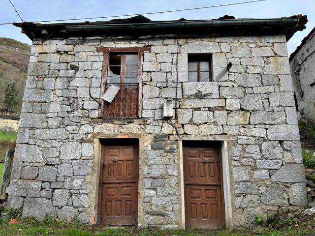 Casa en venta en Aller