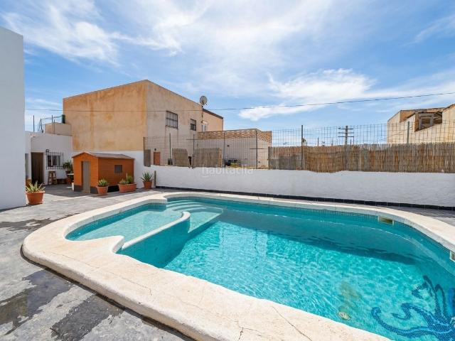 Casa en venta en Almedina, Almería