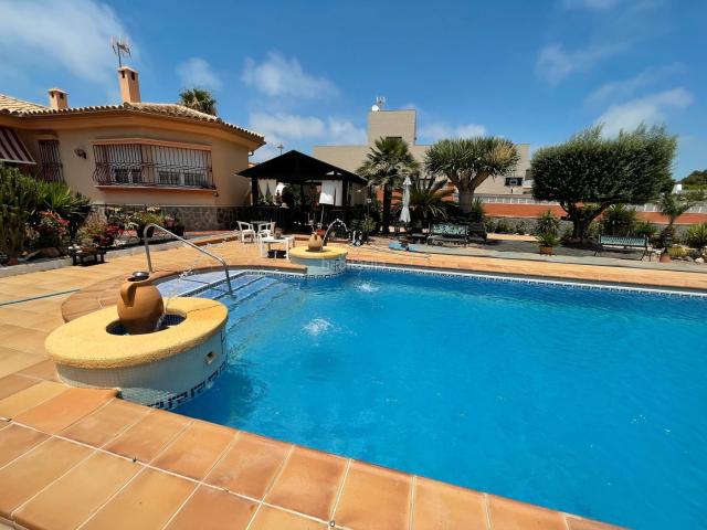 Casa en venta en Almedina, Almería