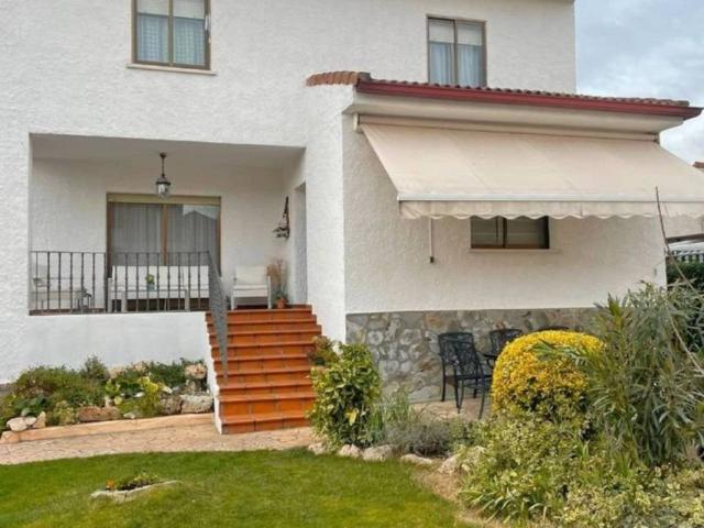 Casa en venta en Alovera, Guadalajara