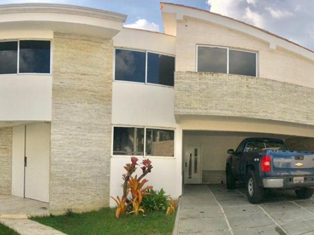 Casa en venta en Altos De Guataparo, Valencia