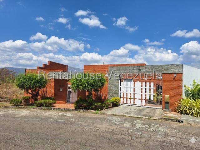 Casa en venta en Altos De Guataparo, Valencia