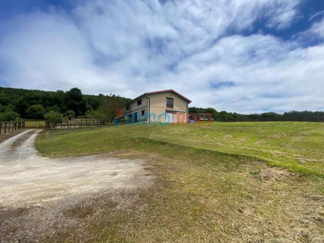 Casa en venta en Sakana, Navarra