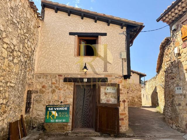 Casa en venta en Alustante, Castilla-La Mancha