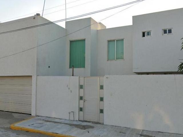 CASA EN VENTA EN AMBROSIO SOLORZANO 705, PUERTO MEXICO, 96510 COATZACOALCOS, VER