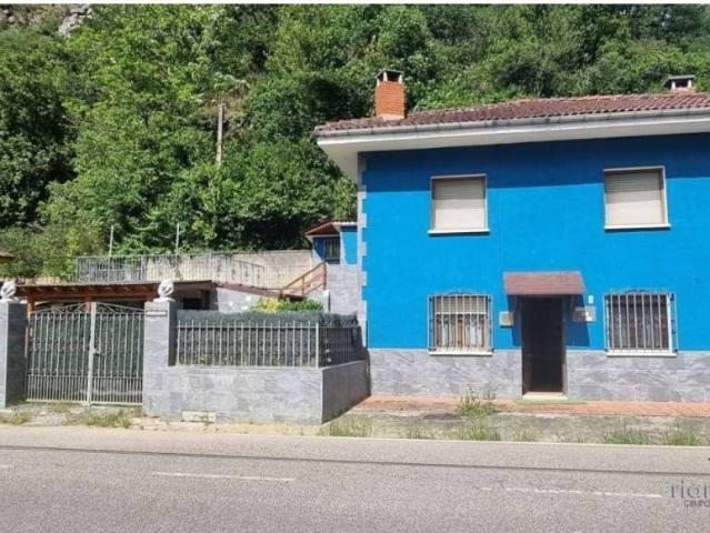 Casa en venta en Amieva