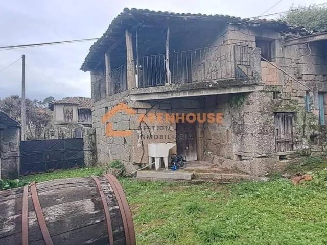 Casa en venta en Amoeiro