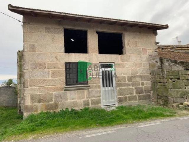 Casa en venta en Ourense, Galicia
