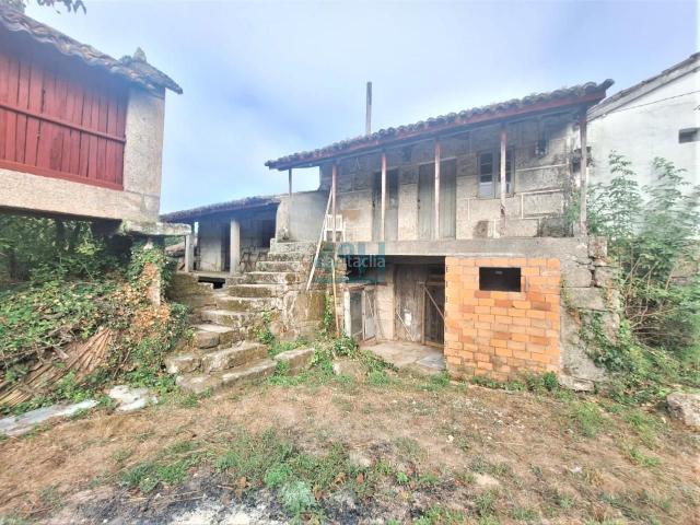 Casa en venta en Amoeiro, Ourense