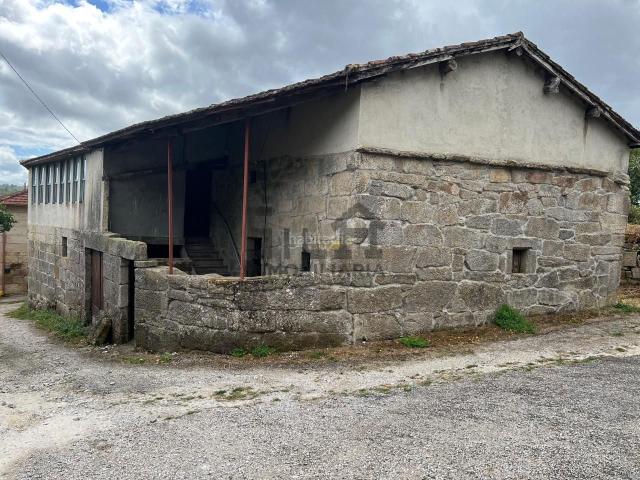 Casa en venta en Amoeiro, Ourense