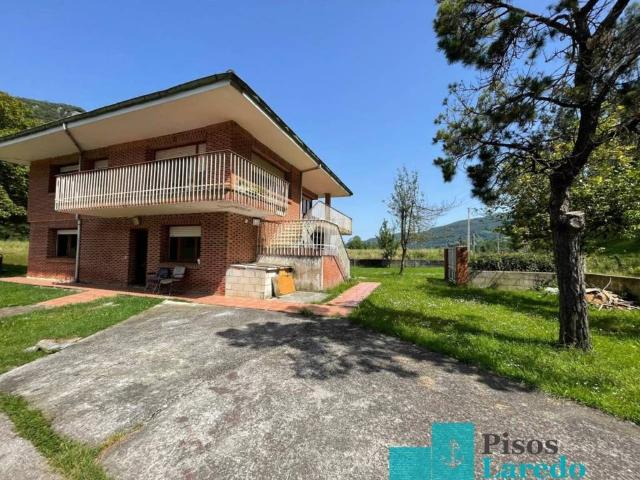 Casa en venta en Ampuero, Cantabria