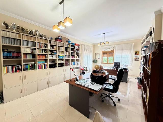 Casa en venta en Marmolejo, Andalucía