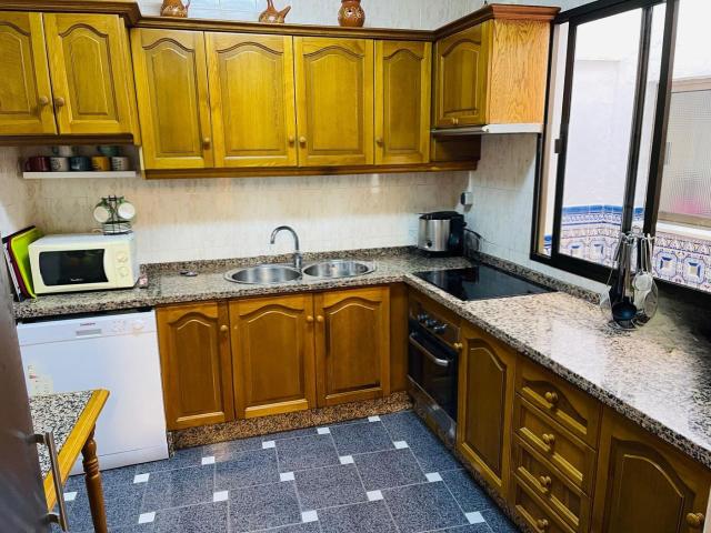 Casa en venta en Antequera, Andalucía