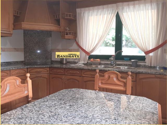 Casa en venta en Ares, Ferrol