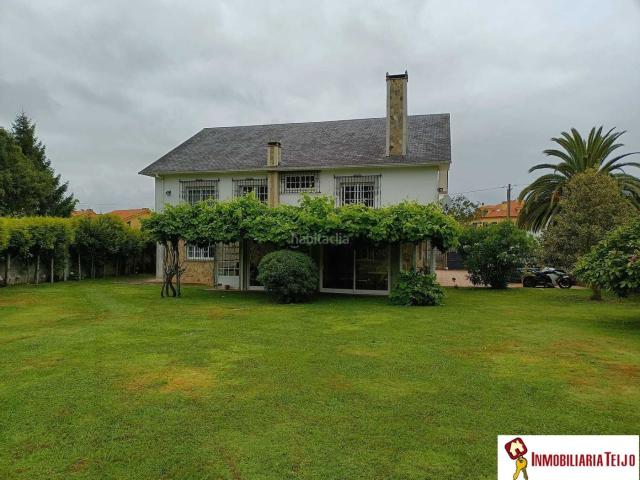 Casa en venta en Ares, Ferrol