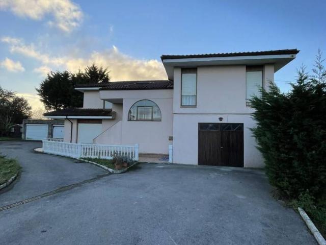 Casa en venta en Castillo Siete Villas, Arnuero