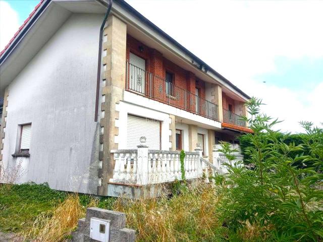 Casa en venta en Barrio Palacio, Arnuero