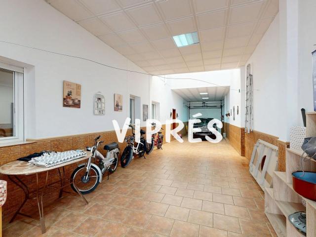 Casa en venta en Arroyo De San Serván, Extremadura