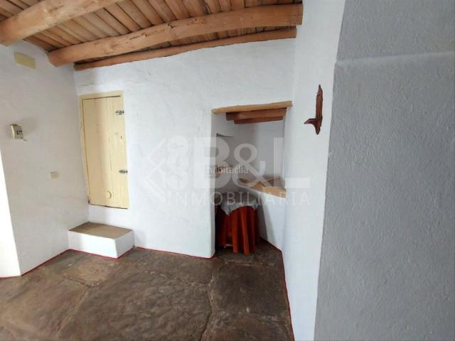 Casa en venta en Arroyomolinos De León, Huelva