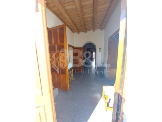 Casa en venta en Arroyomolinos De León, Huelva