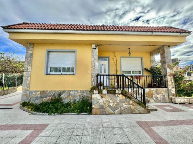 Casa en venta en Arteixo, A Coruña