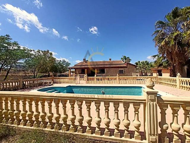 Casa en venta en La Columna, el Vinalopó Mitjà / El Vinalopó Medio