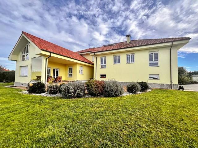 Casa en venta en Avilés