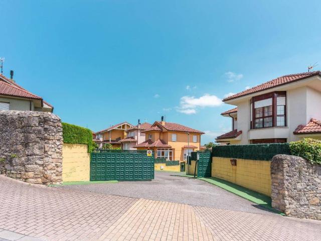 Casa en venta en Avilés, El Pozón