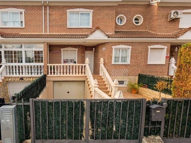 Casa en venta en Azuqueca De Henares, Castilla-La Mancha