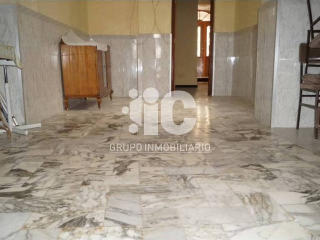 Casa en venta en Baena, Andalucía