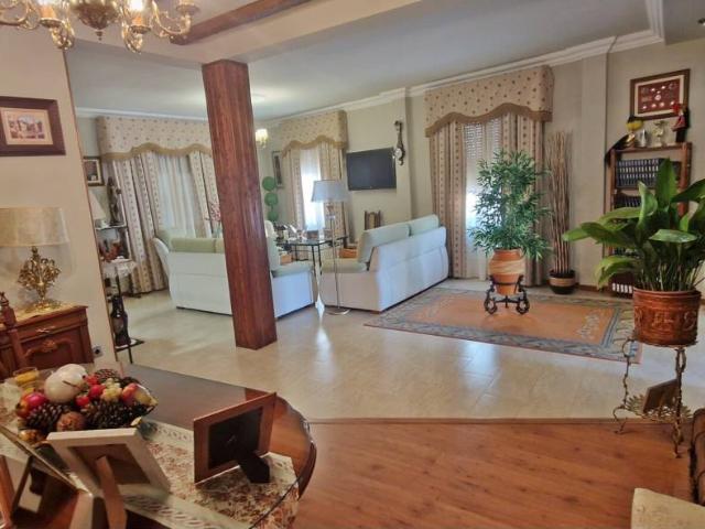 Casa en venta en Baena, Andalucía