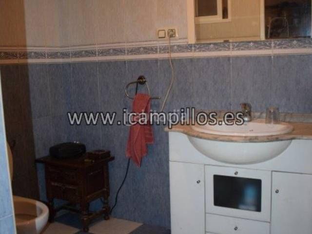 Casa en venta en Baena, Andalucía