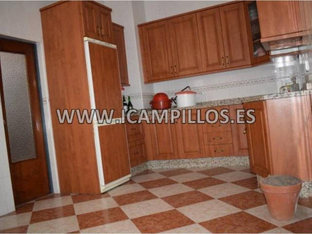 Casa en venta en Baena, Andalucía