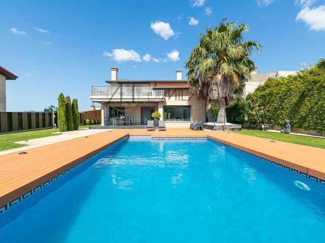 Casa en venta en Baiona, Vigo