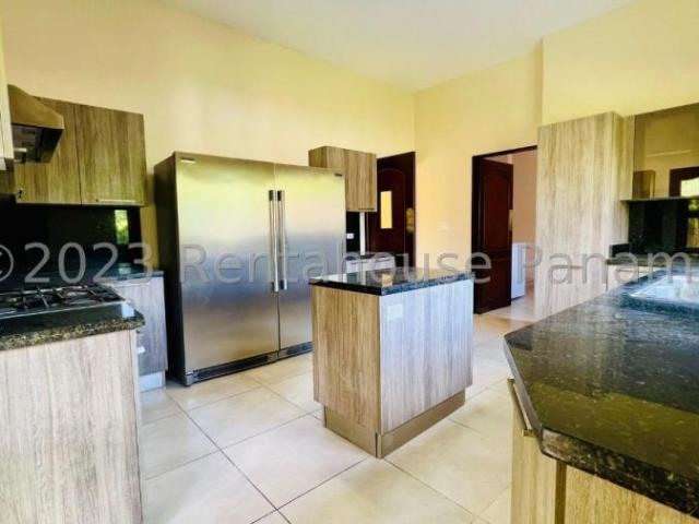 Casa en Venta en Balboa Clayton Panamá 604 m2. 4 hab