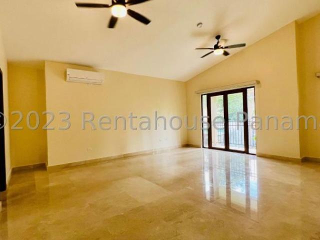 Casa en Venta en Balboa Clayton Panamá 604 m2. 4 hab