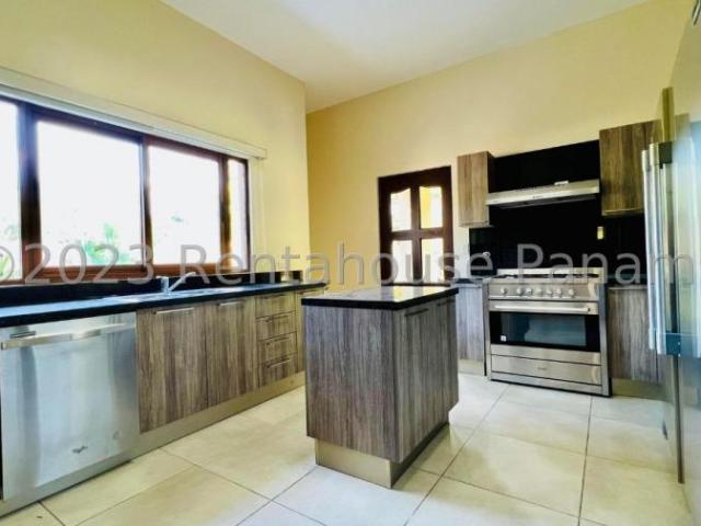 Casa en Venta en Balboa Clayton Panamá 604 m2. 4 hab