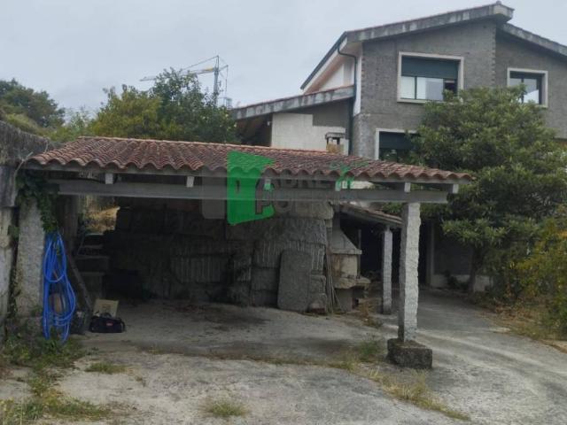 Casa en venta en Ourense, Galicia