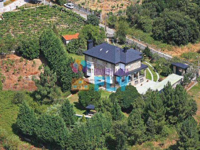 Casa en venta en Ourense, Galicia