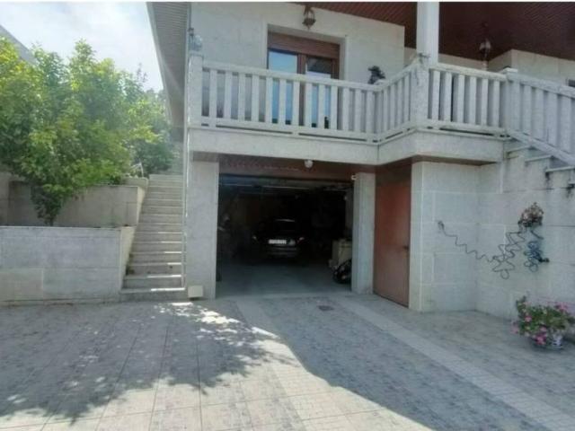 Casa en venta en Ourense, Galicia