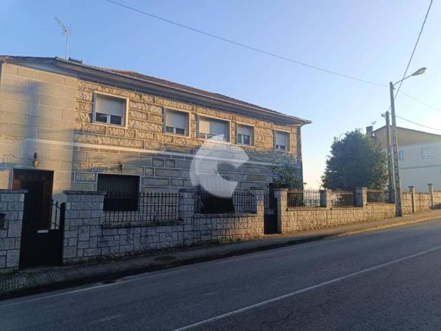 Casa en venta en Ourense, Galicia