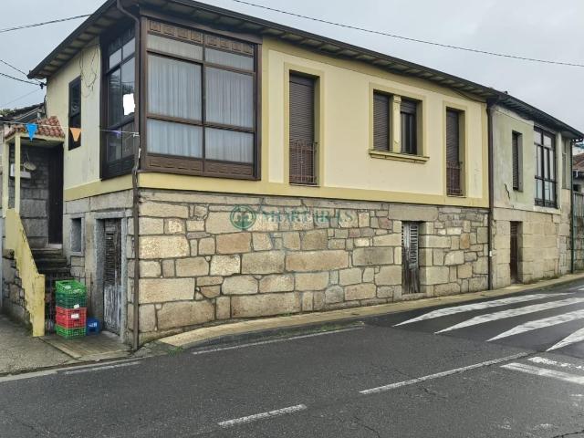 Casa en venta en Barbadás, Ourense