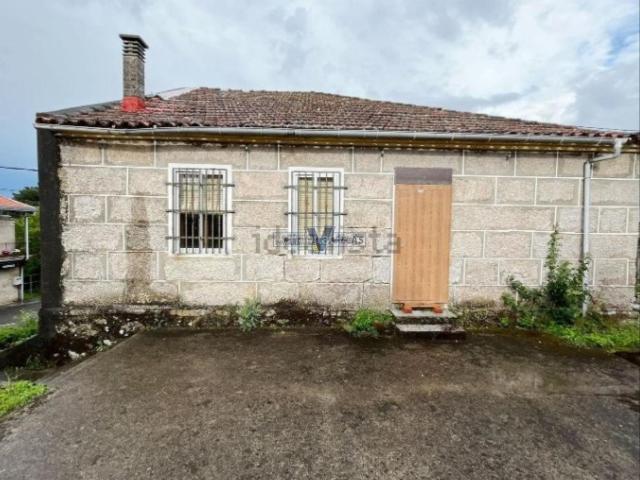 Casa en venta en Maside, O Carballiño