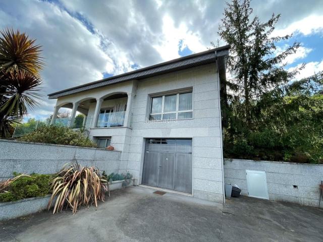 Casa en venta en Barbadás, Ourense